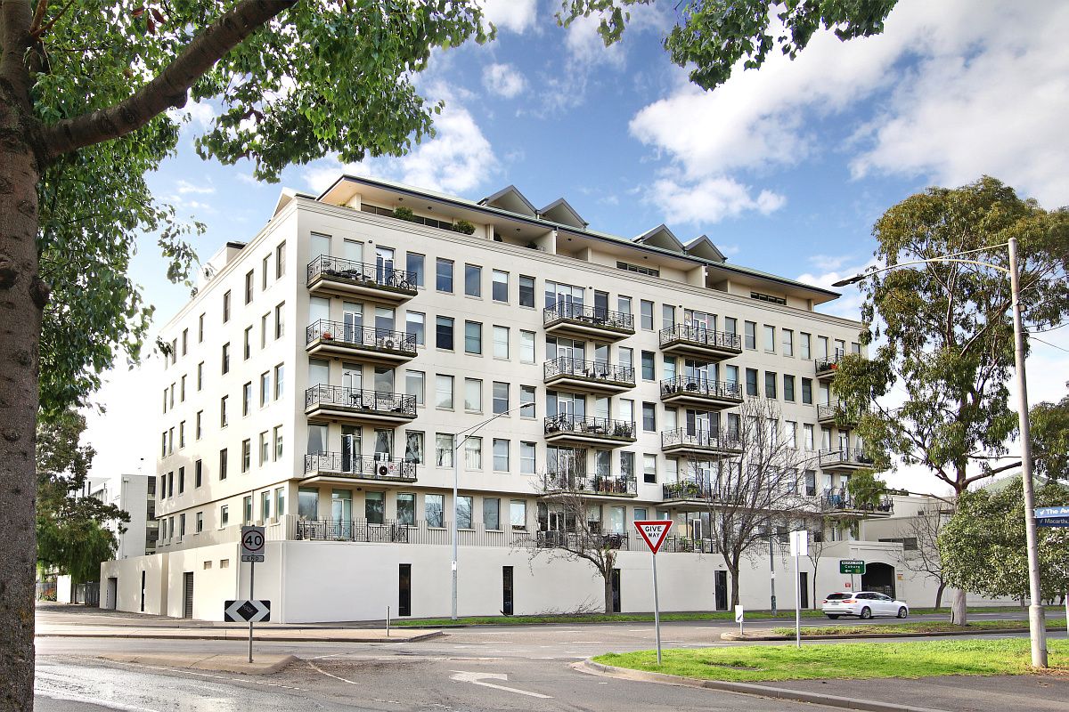 2 bedrooms Apartment / Unit / Flat in 1/2 MacArthur Road PARKVILLE VIC, 3052