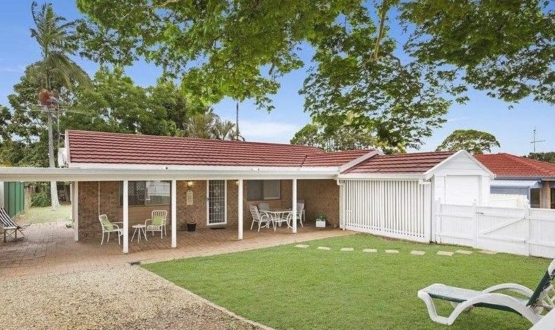 3 bedrooms House in 18 Boronia Street REDLAND BAY QLD, 4165