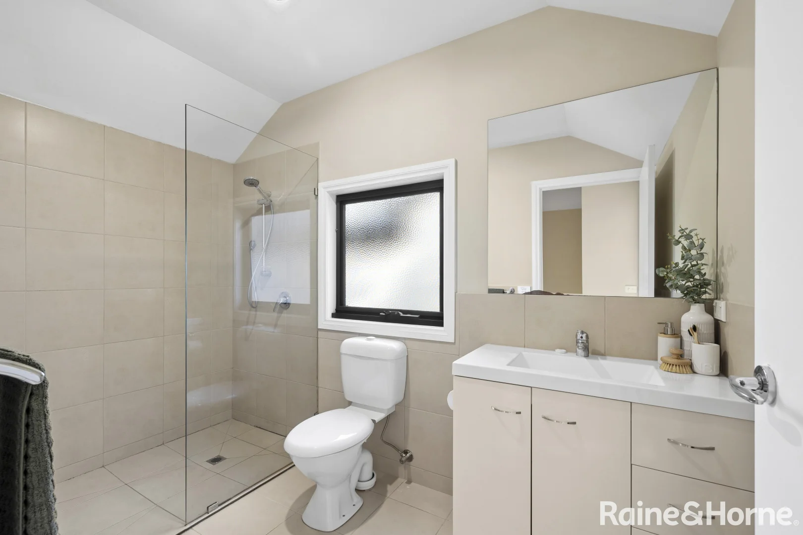 Additional image 12 of 4/2 Mitchell Street, Kyneton VIC 3444