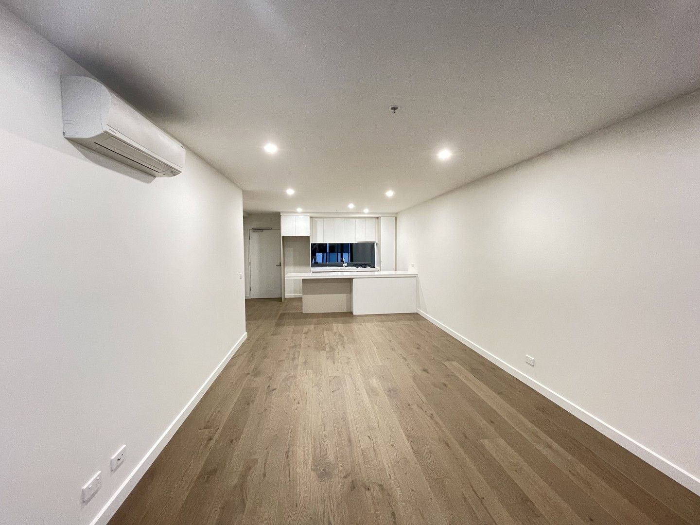 2 bedrooms Apartment / Unit / Flat in 608/600 Doncaster Rd DONCASTER VIC, 3108