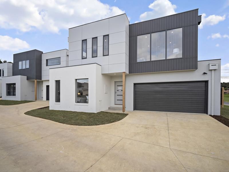 2/14 Brooksbank Court, Black Hill VIC 3350, Image 0