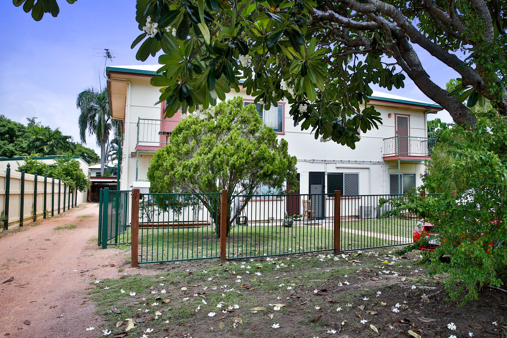 2/28 Ethel Street, Hyde Park QLD 4812, Image 1