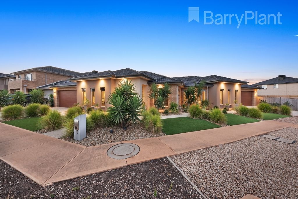 13 Solero Parade, Sanctuary Lakes VIC 3030, Image 2