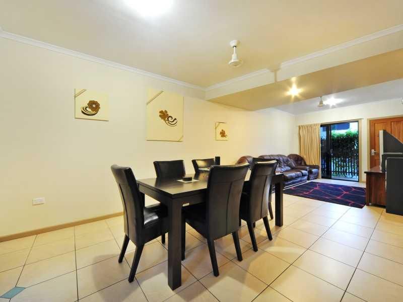 7/164 Shute Harbour Road, CANNONVALE QLD 4802, Image 2