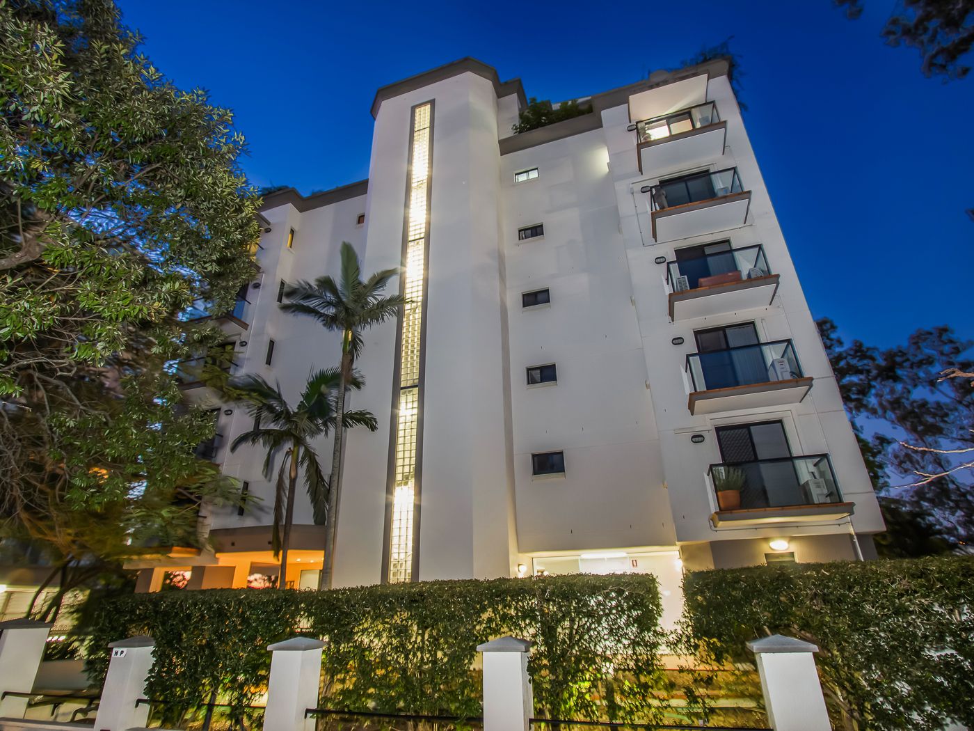 3 bedrooms Apartment / Unit / Flat in 9/172 Macquarie Street ST LUCIA QLD, 4067