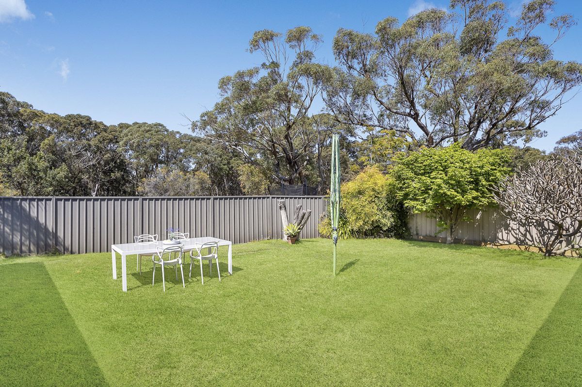 4 Woodford Crescent, Heathcote NSW 2233, Image 2