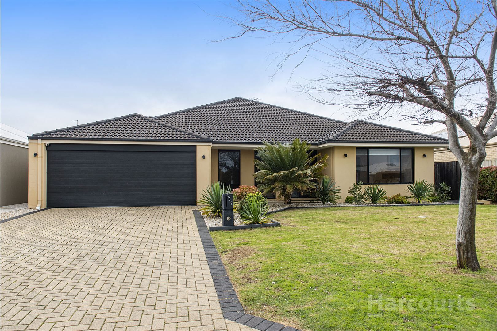 5 bedrooms House in 309 Peelwood Parade HALLS HEAD WA, 6210
