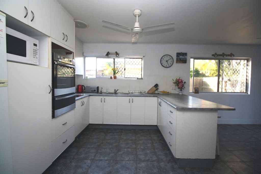 183 Bamford Lane, Kirwan QLD 4817, Image 2