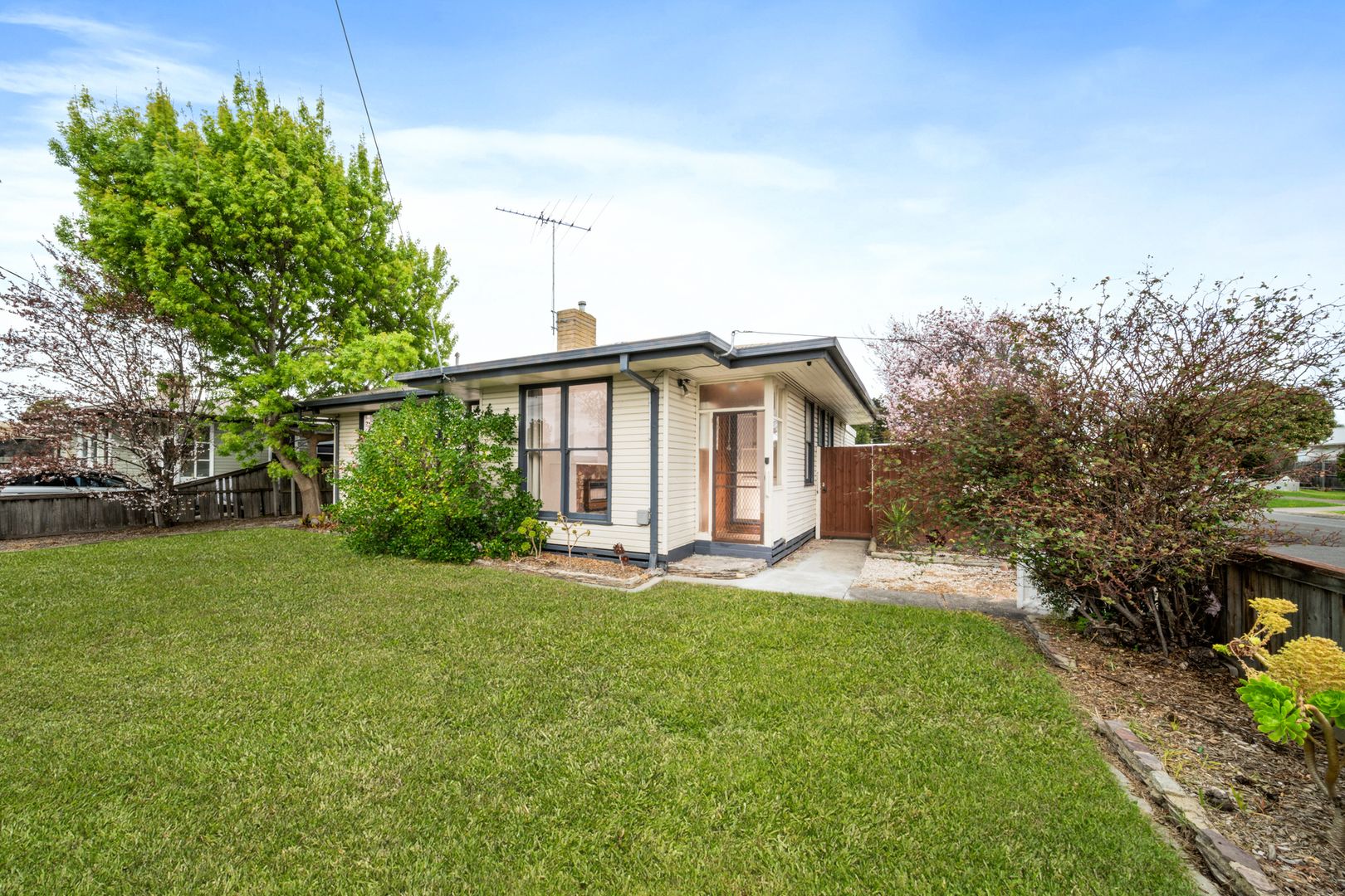 21 Thrush Street, Norlane VIC 3214, Image 1