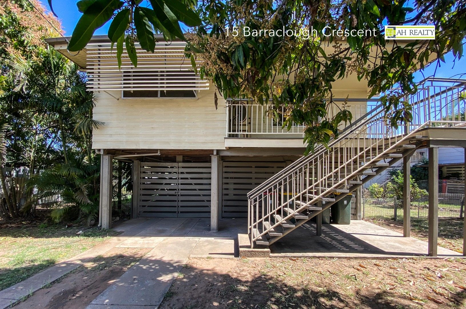 4 bedrooms House in 15 Barraclough Crescent MORANBAH QLD, 4744