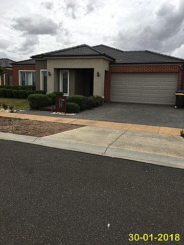 4 bedrooms House in 12 Jacana Crescent WILLIAMS LANDING VIC, 3027