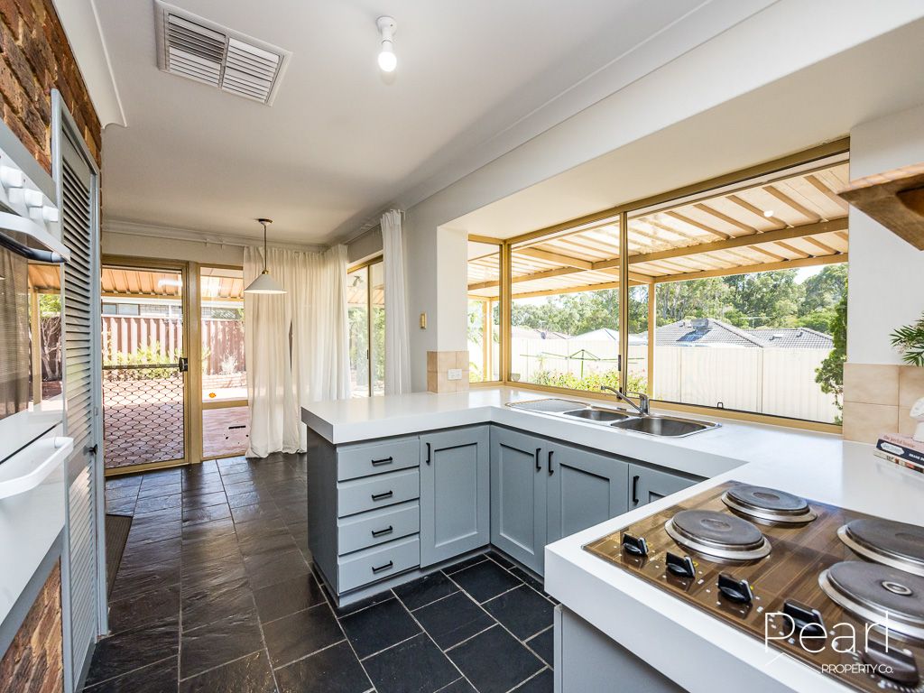 4 bedrooms House in 5 Chadwin Place PADBURY WA, 6025