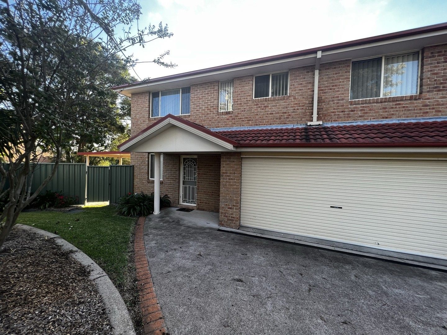 4 bedrooms Apartment / Unit / Flat in 1/3 Oak Circuit RAYMOND TERRACE NSW, 2324