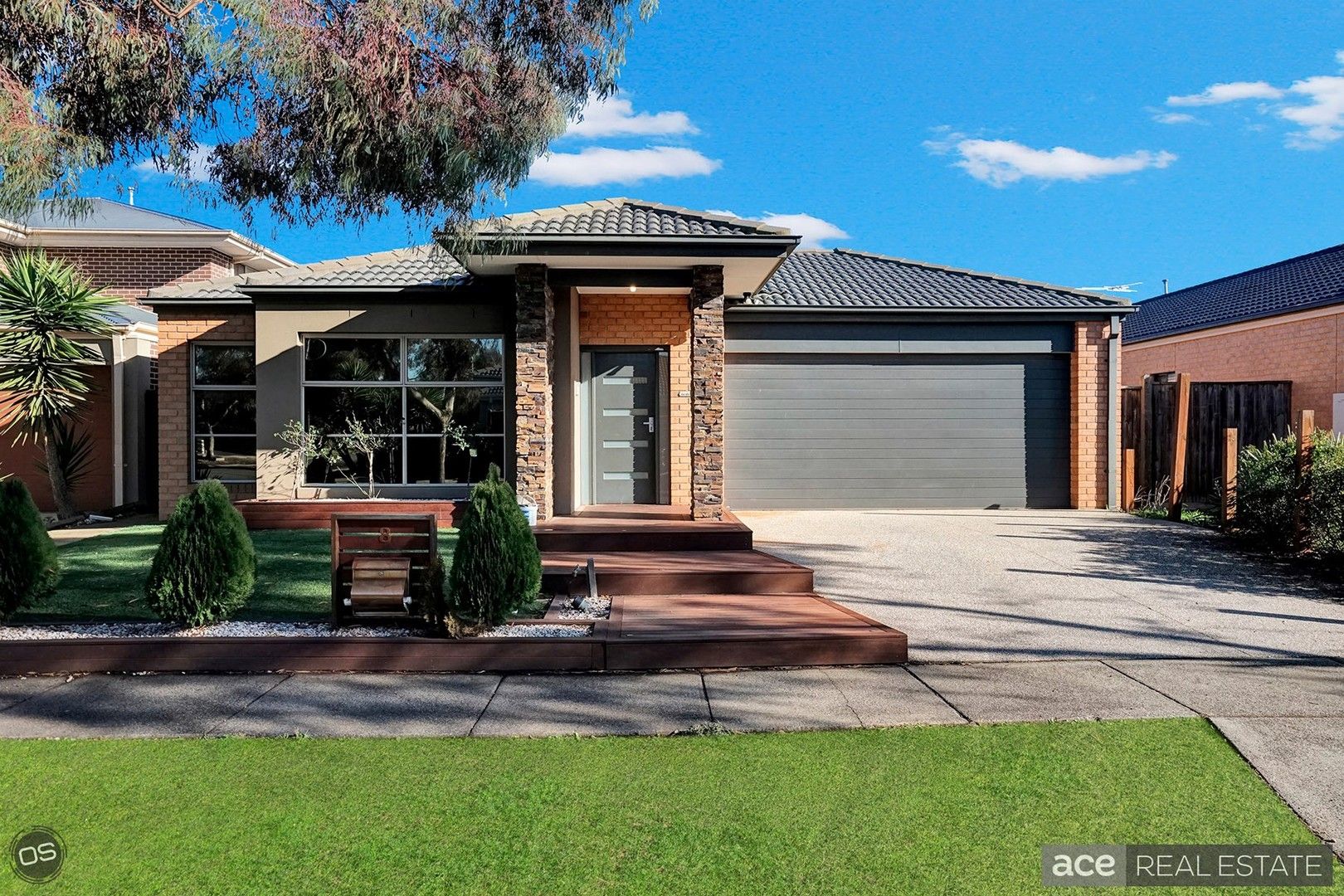 4 bedrooms House in 8 Boathaven Road POINT COOK VIC, 3030