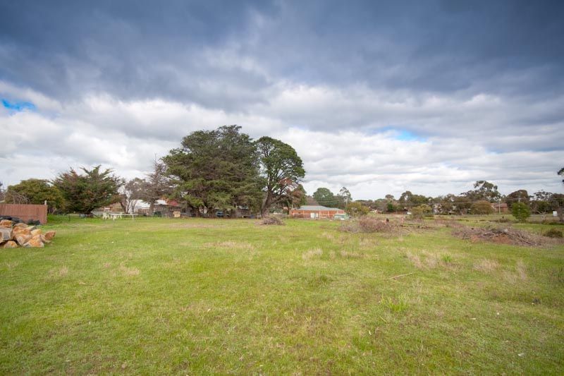 26 - 28 Mahoneys Road, RIDDELLS CREEK VIC 3431, Image 0