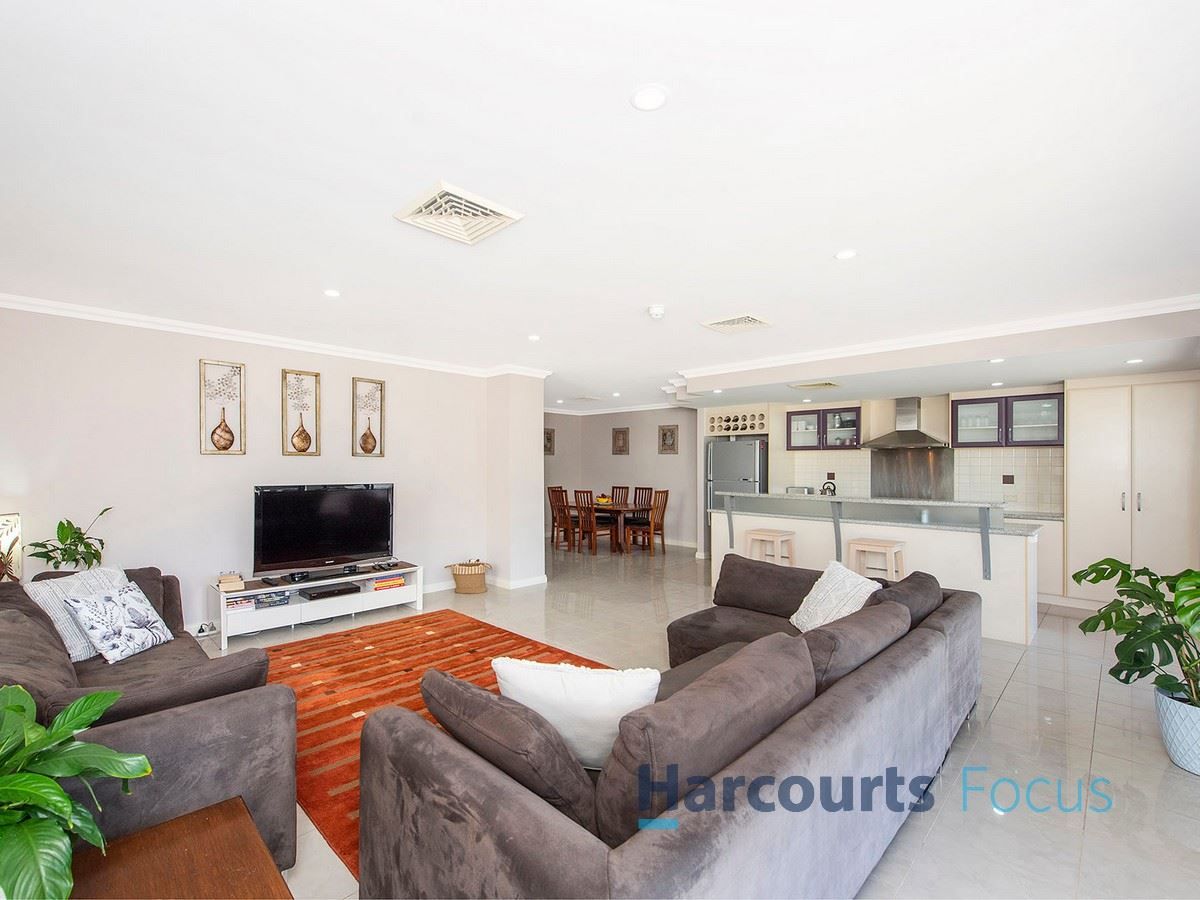 3/59 Rockingham Beach Road, Rockingham WA 6168, Image 2