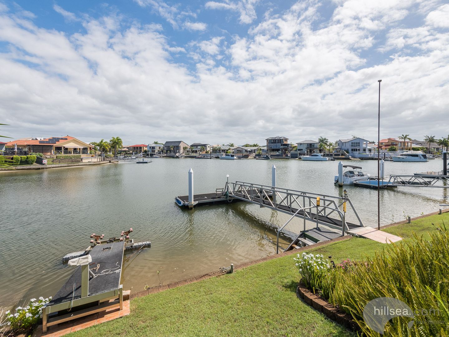 40 Oxley Drive, Paradise Point QLD 4216