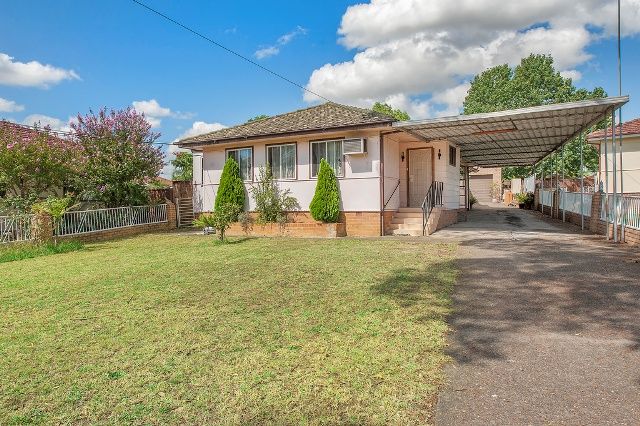 36 Tumbarumba Crescent, HECKENBERG NSW 2168, Image 0