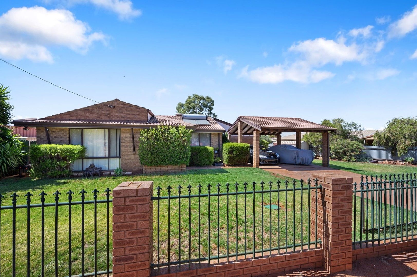 4 bedrooms House in 6 Fimister Lane HANNANS WA, 6430
