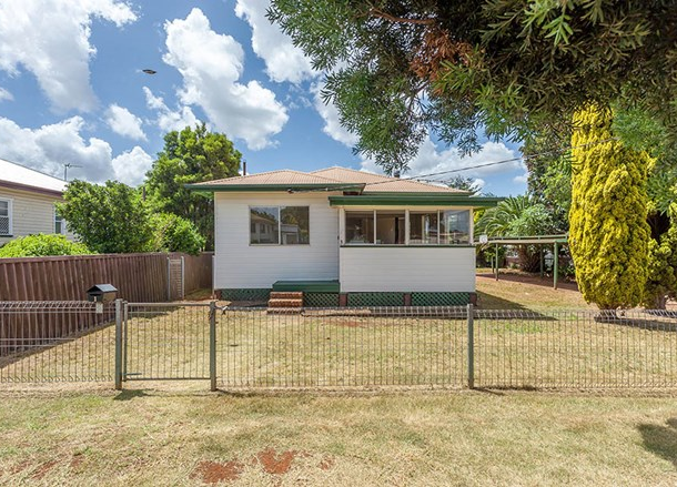 1 Race Street, Newtown QLD 4350