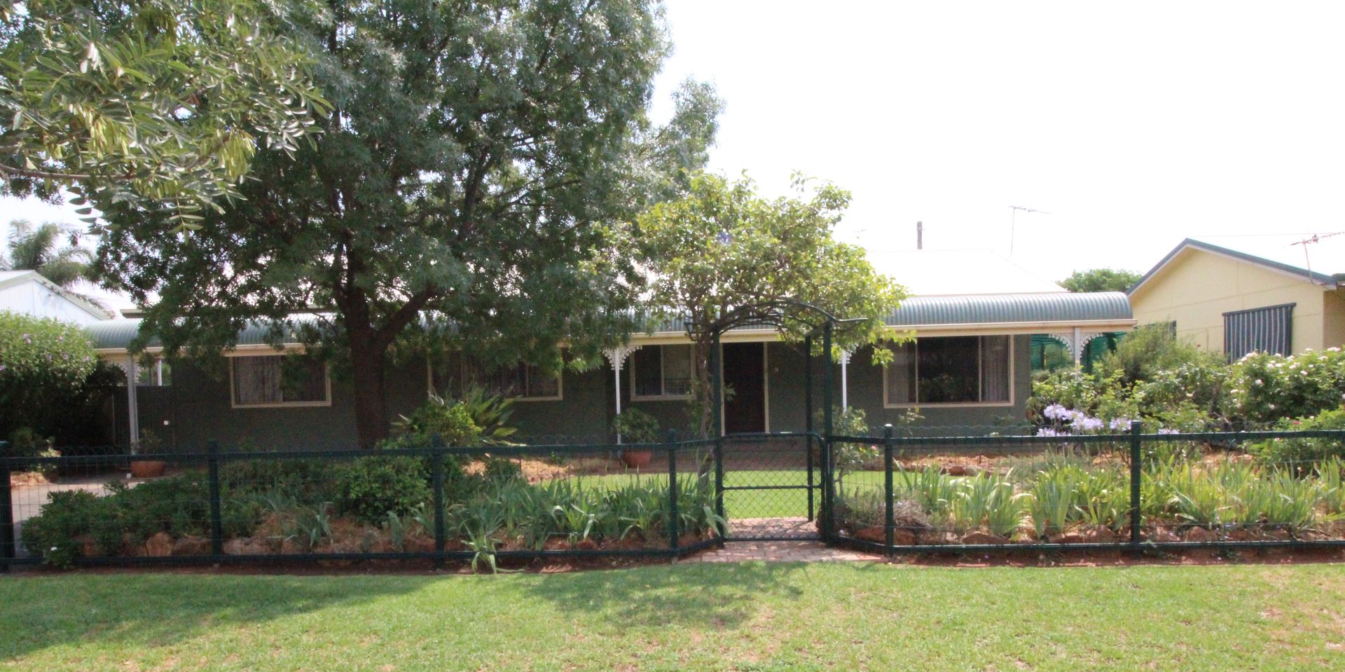 19 Cobram Street, Goolgowi NSW 2652 Domain