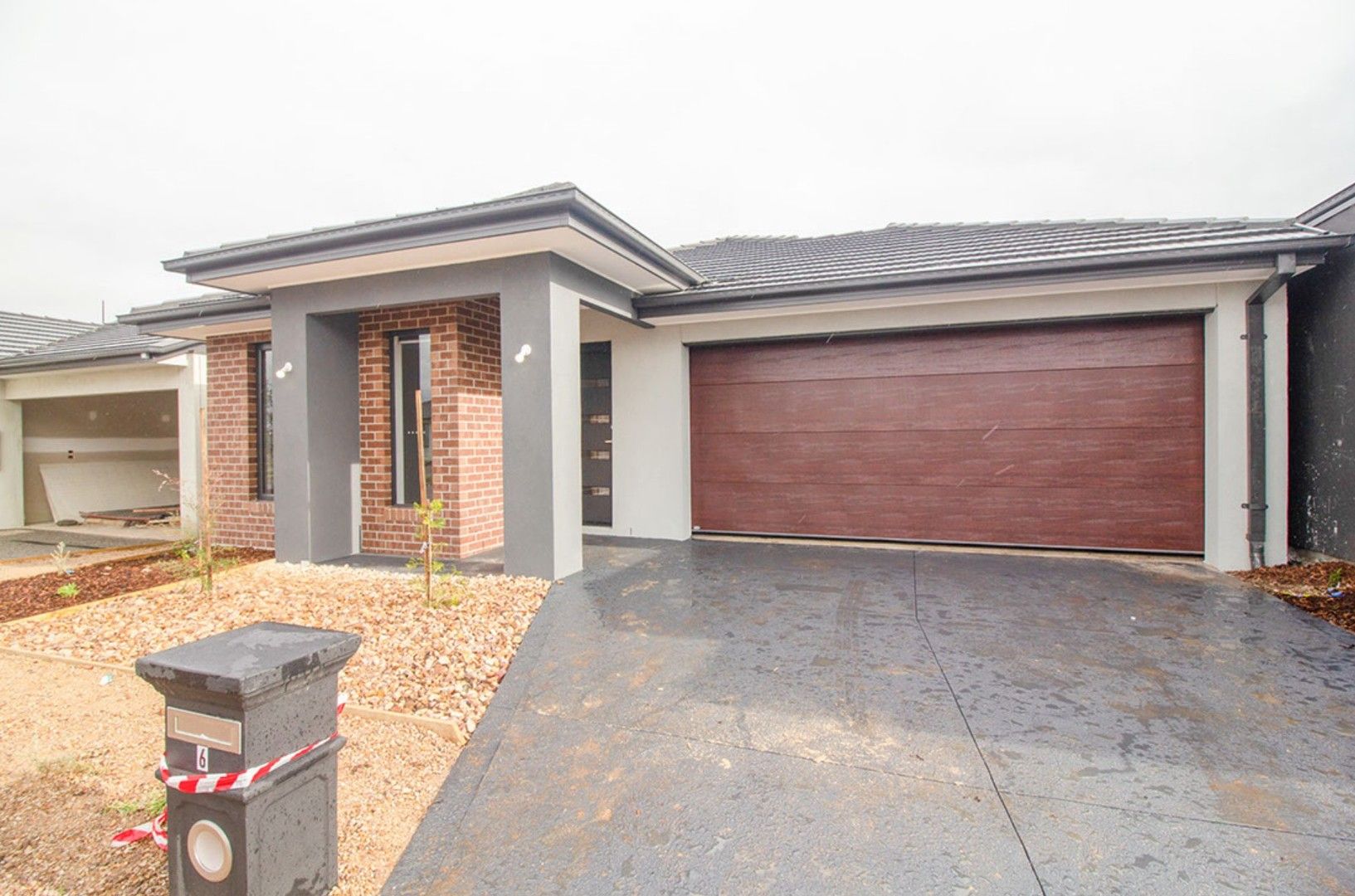 4 bedrooms House in 6 Manresh Mews FRASER RISE VIC, 3336