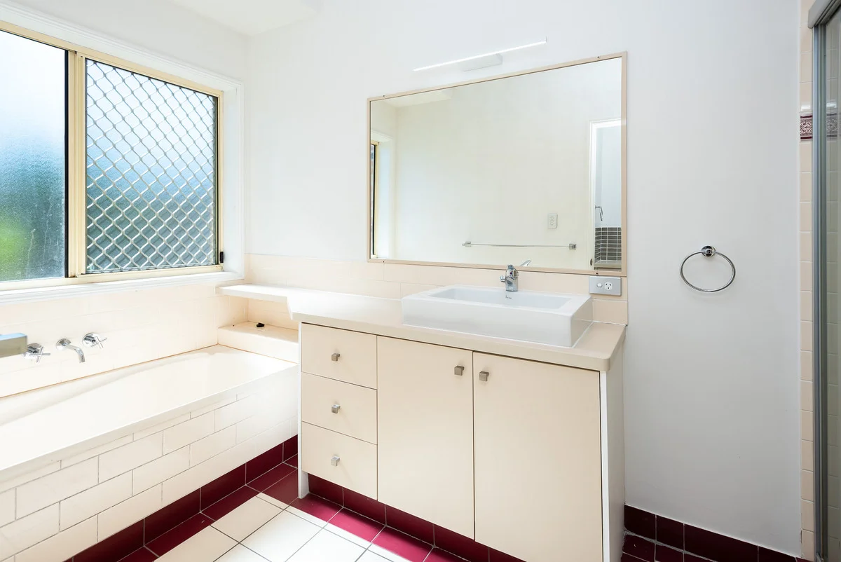 Additional image 15 of 18 Suncrest Court, Parkwood QLD 4214