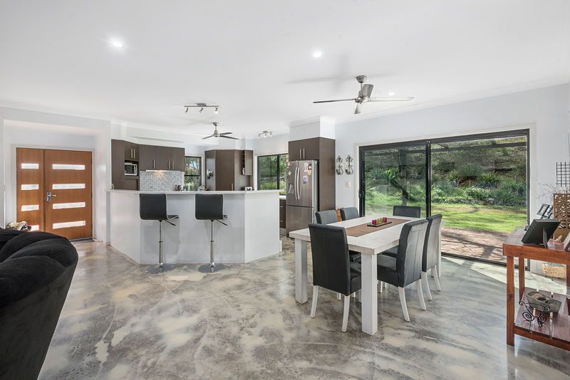 89 Smith Creek Road, Vale View QLD 4352, Image 2