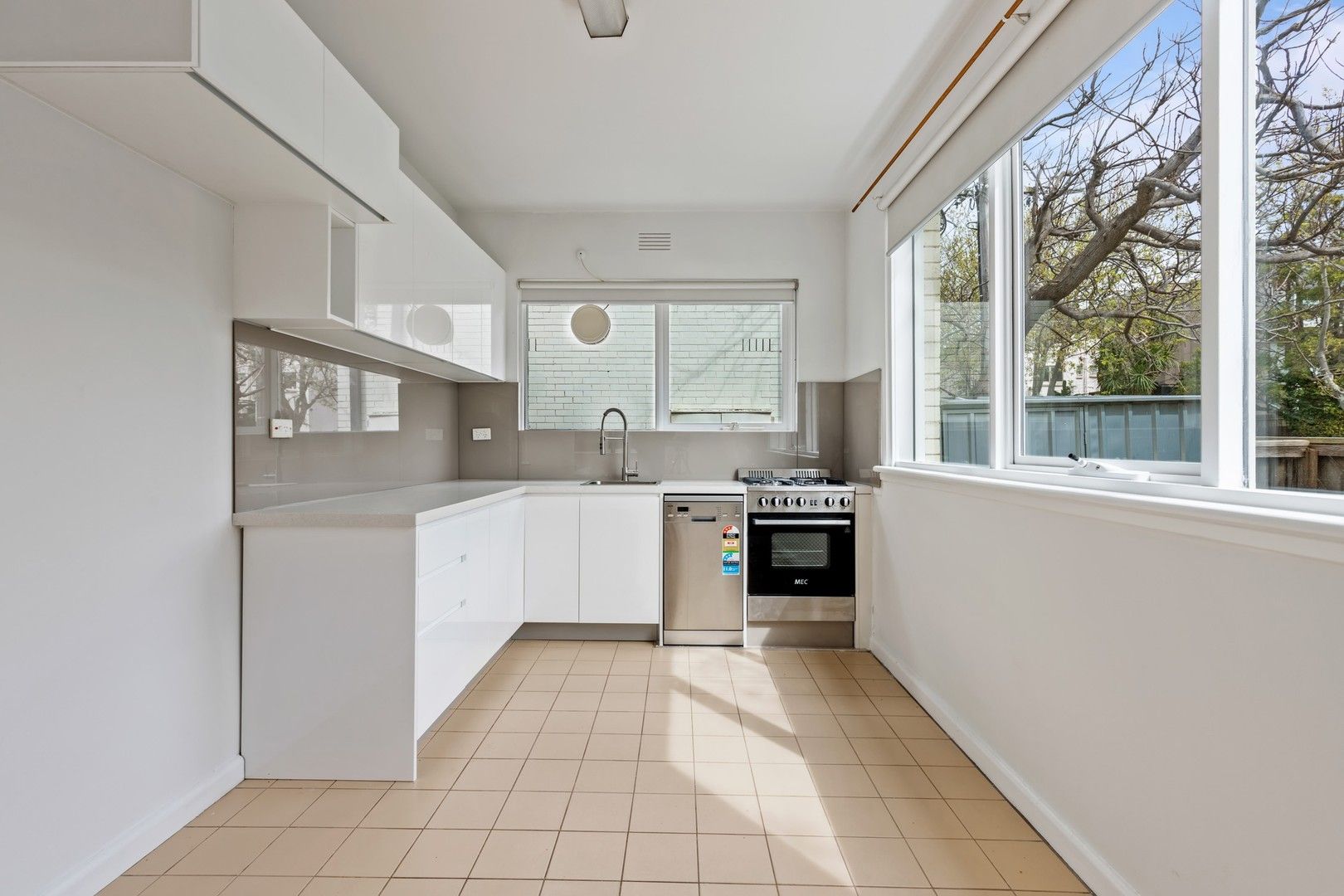 1 bedrooms Apartment / Unit / Flat in 7/23-27 Docker Street ELWOOD VIC, 3184