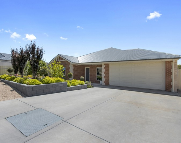 27 Sanders Street, Moonta Bay SA 5558