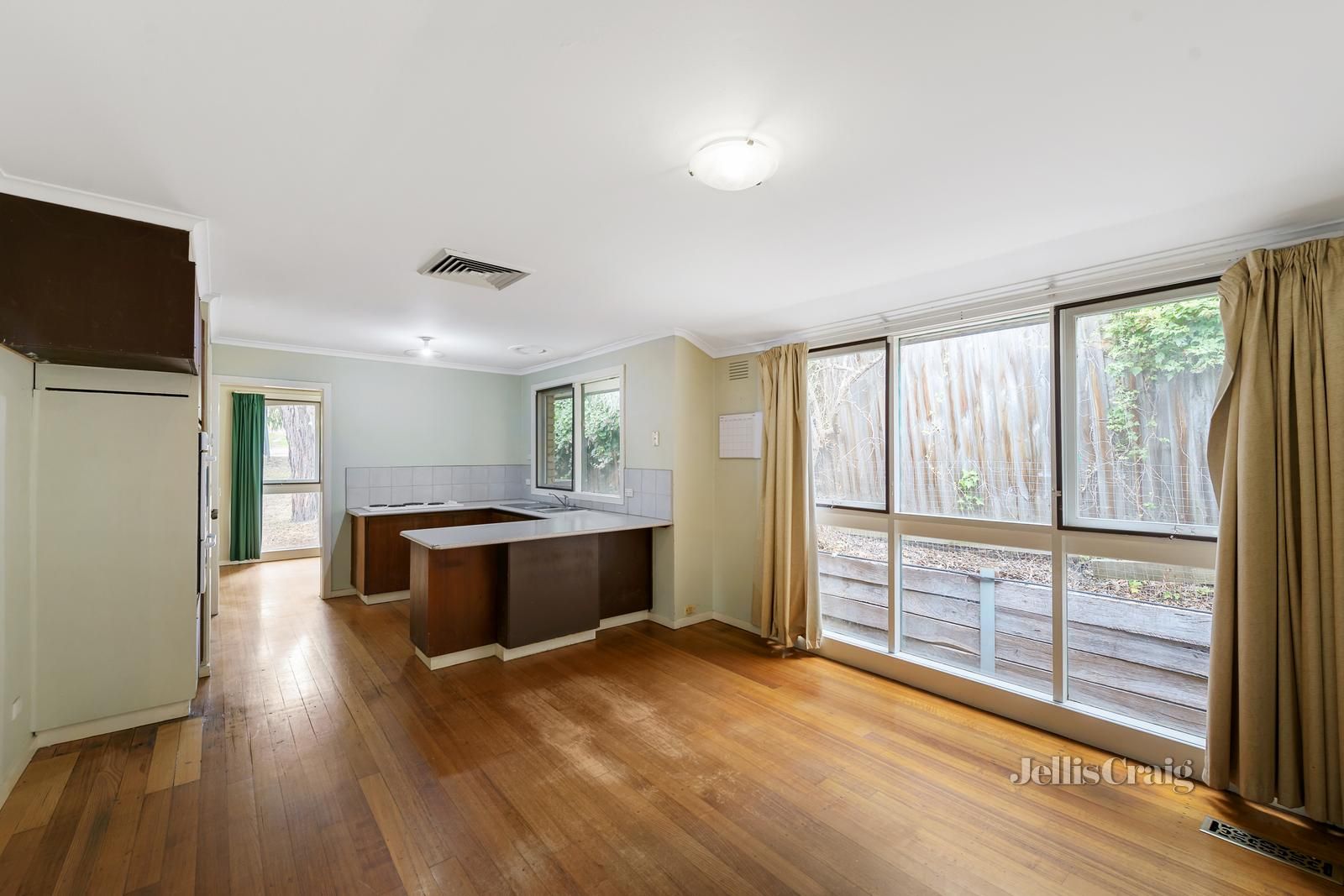 213 Bolton Street, Eltham VIC 3095, Image 2