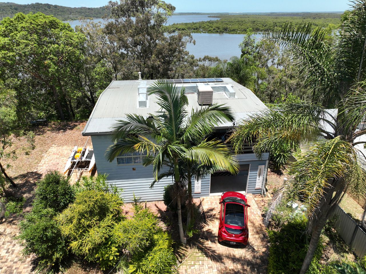 3 bedrooms House in 96 Crescent Drive RUSSELL ISLAND QLD, 4184