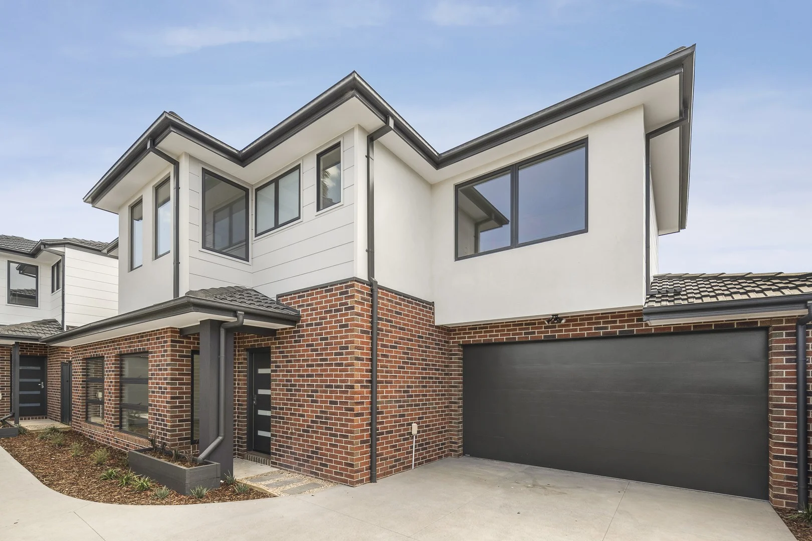 2 Carstairs Court (Formally 2/115 Conrad), St Albans VIC 3021