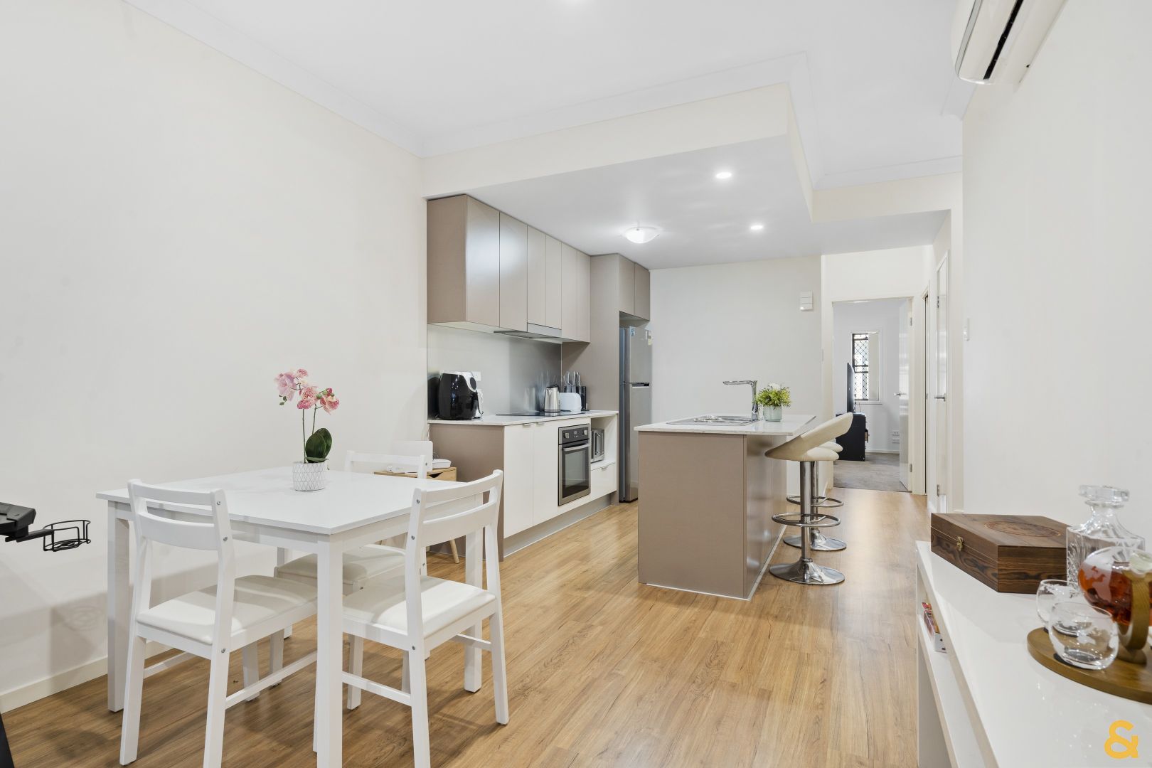 3/4 Lewis Place, Manly West QLD 4179, Image 2