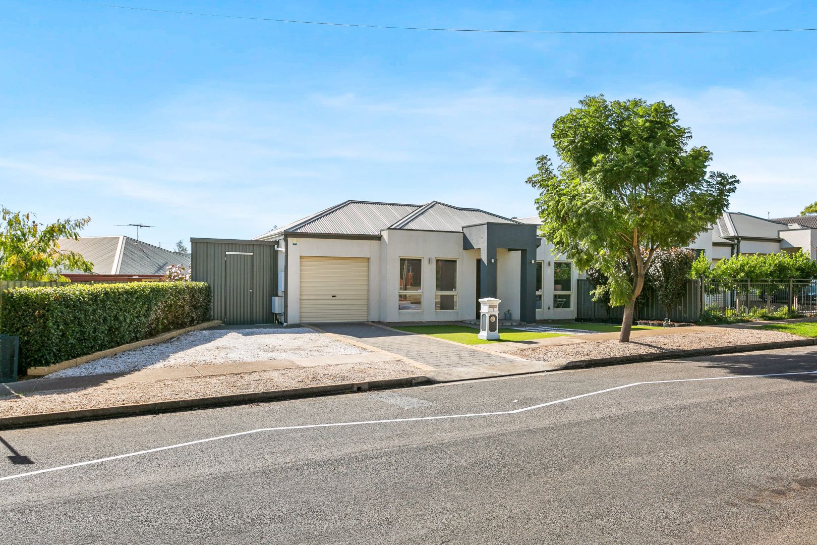 1 Kurrajong Place, Garden Property History & Address