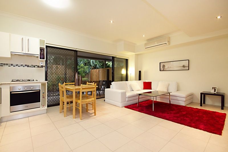 2/116 Juliette Street, Greenslopes QLD 4120