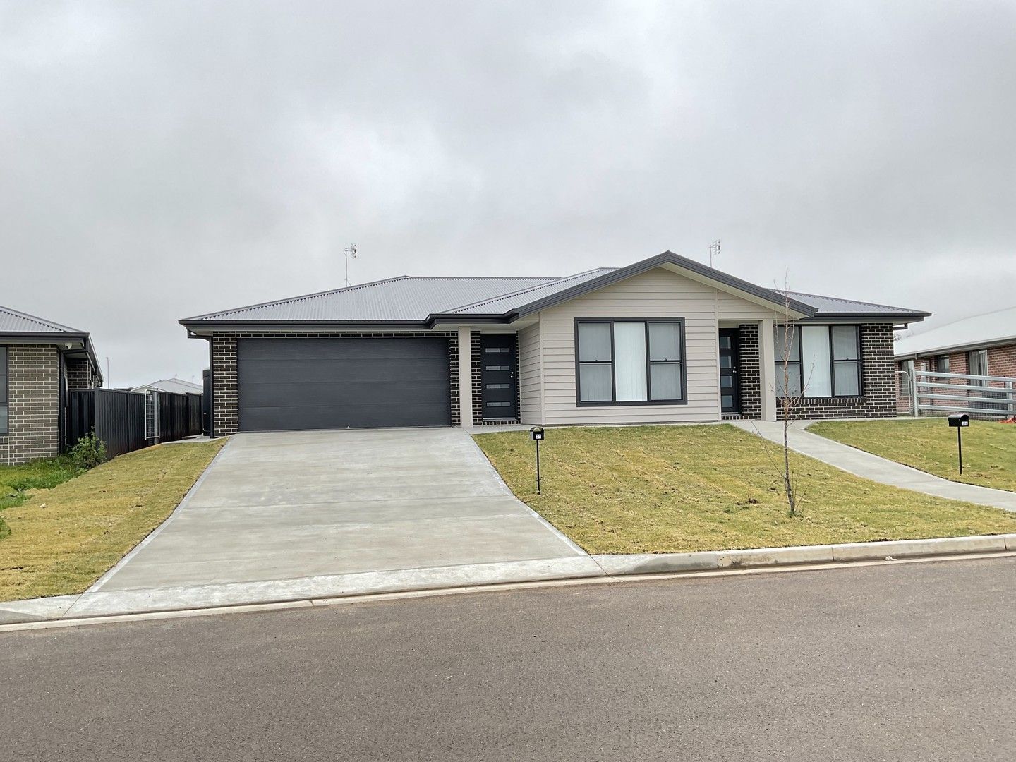 4 bedrooms House in 31 Peppercress Court TAMWORTH NSW, 2340