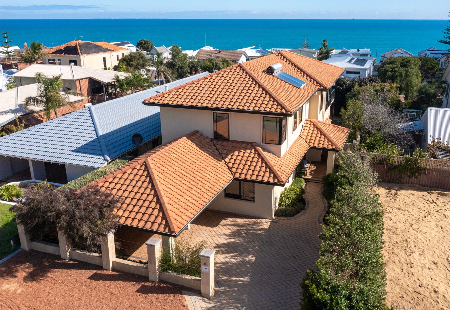 4 bedrooms House in 8 Floyd Street TRIGG WA, 6029