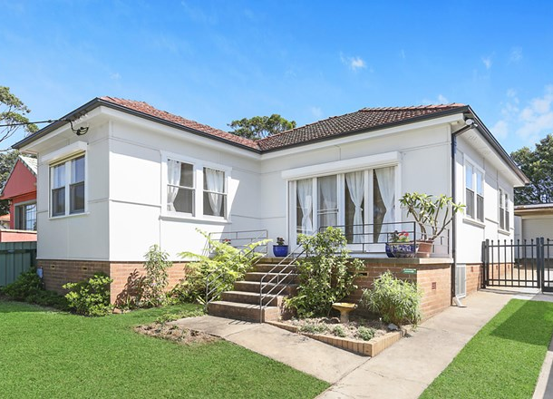 114 Ocean Street, Mount Saint Thomas NSW 2500