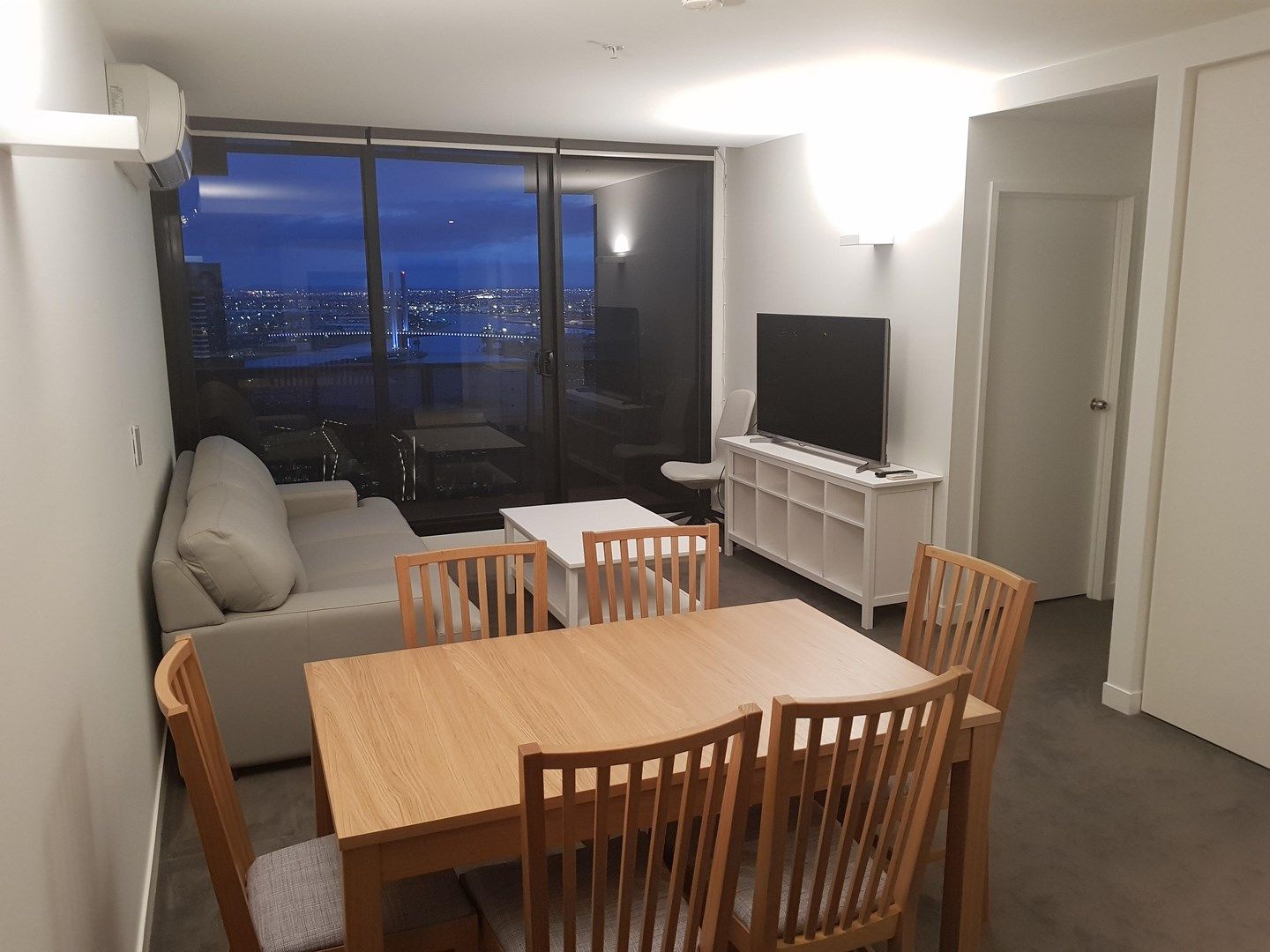 2 bedrooms Apartment / Unit / Flat in 3709/200 Spencer Street MELBOURNE VIC, 3000