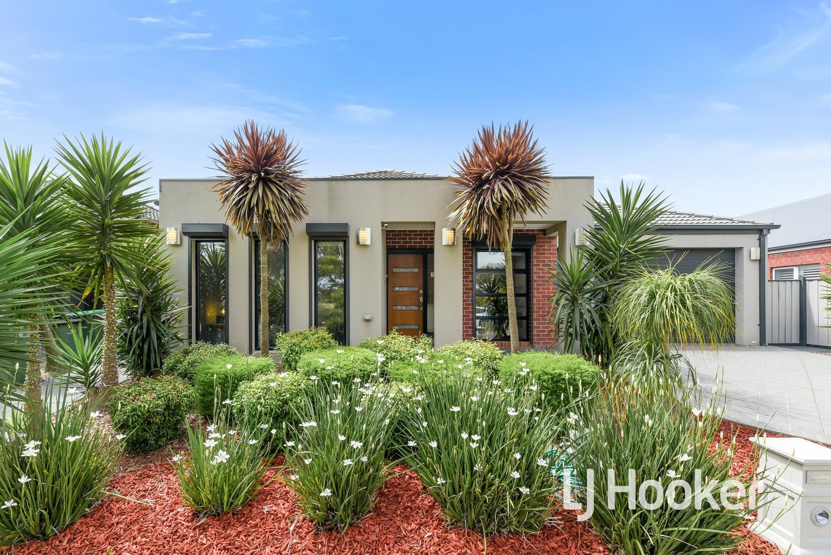 3 bedrooms House in 28 Bellerive Avenue OFFICER VIC, 3809