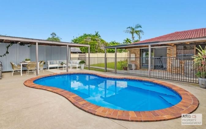 3 bedrooms House in 106 Discovery Drive HELENSVALE QLD, 4212