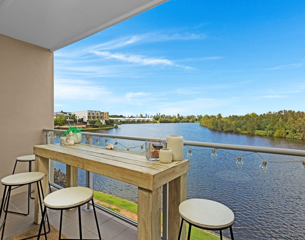 10/5036 Emerald Island Drive, Carrara QLD 4211