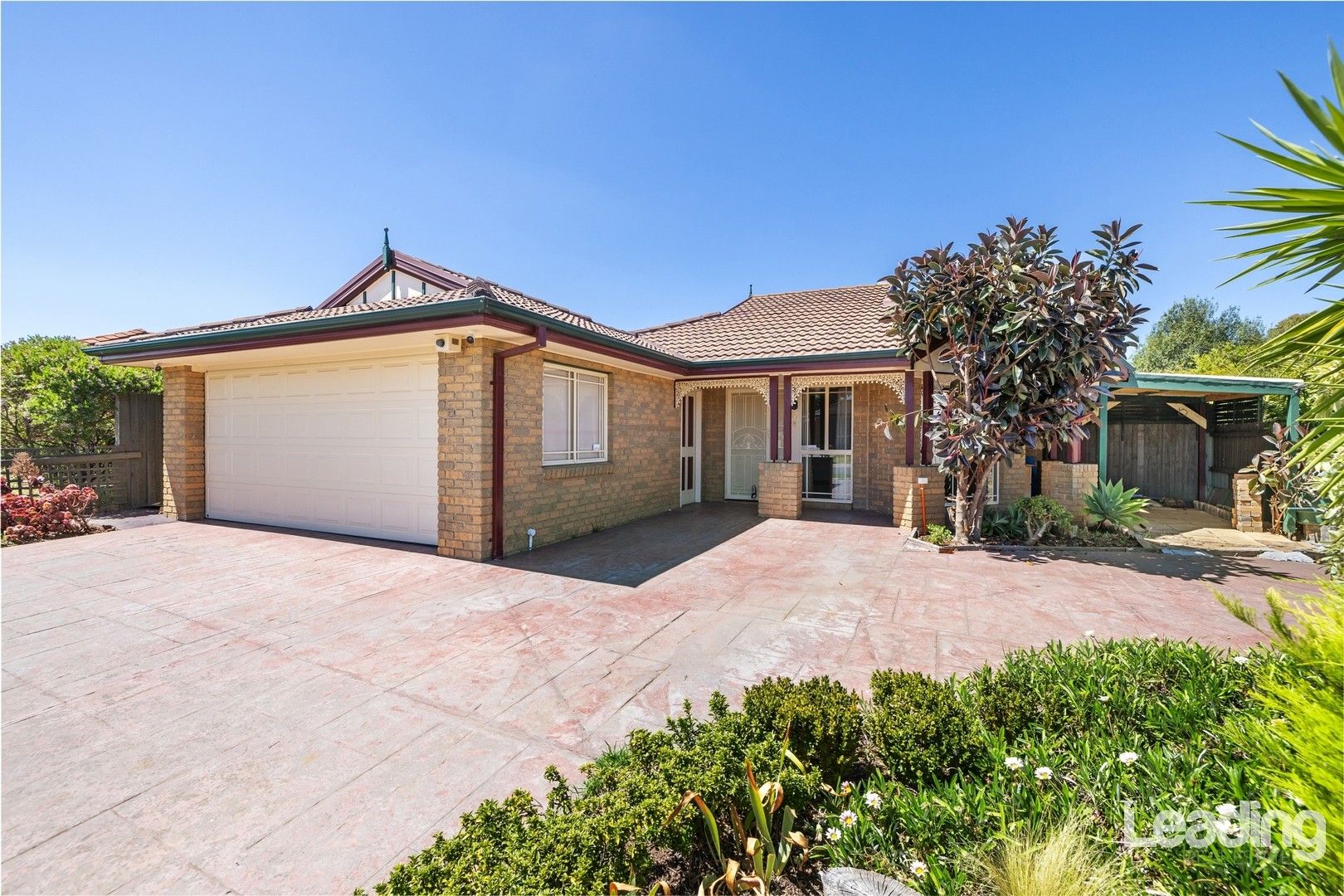 4 bedrooms House in 14 Sorbonne Drive SUNBURY VIC, 3429