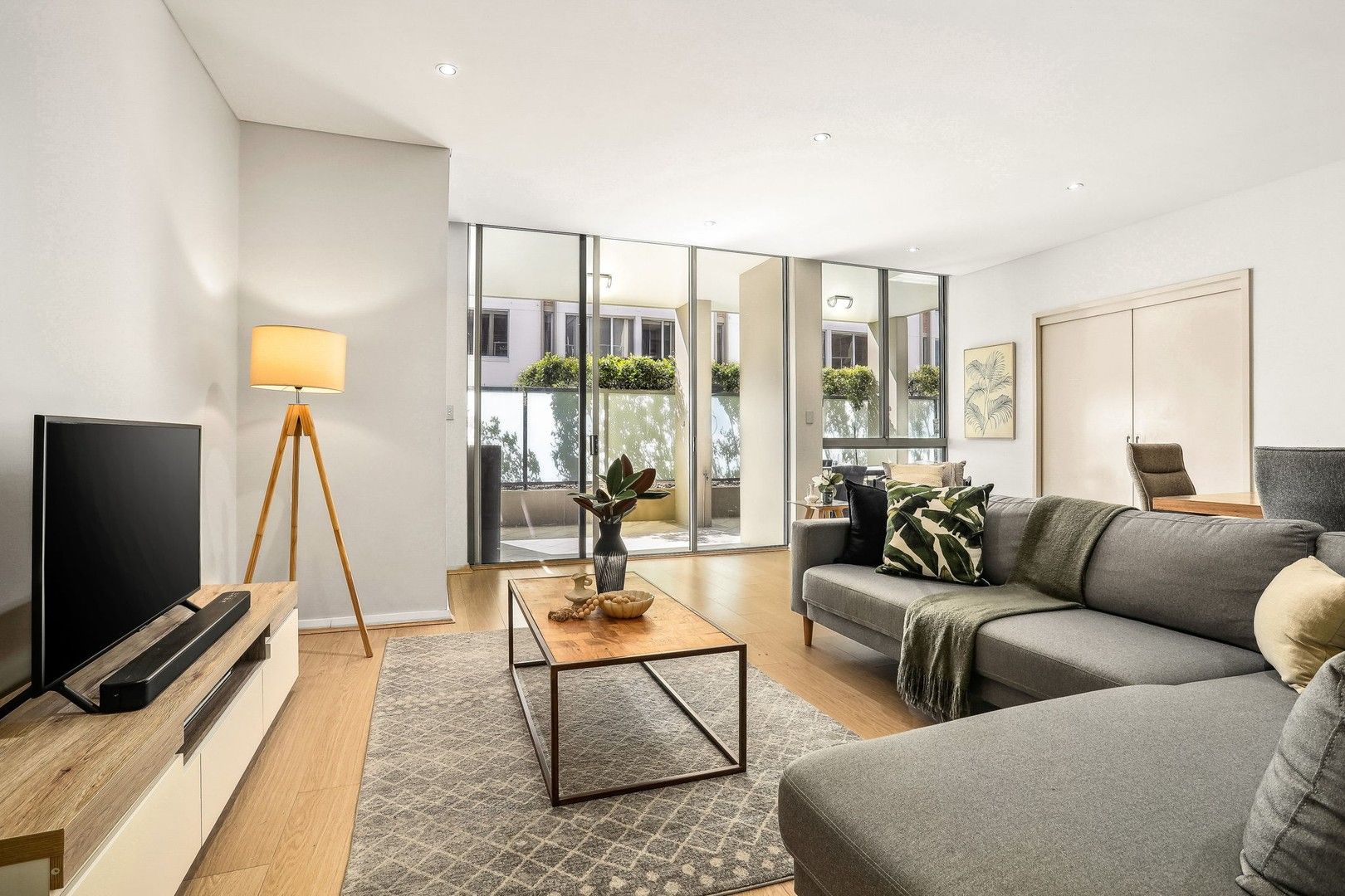 3 bedrooms Apartment / Unit / Flat in 220/635 Gardeners Road MASCOT NSW, 2020