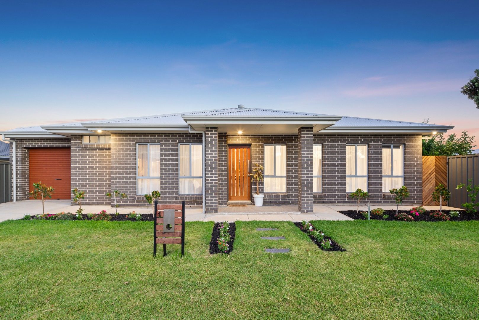 3 bedrooms House in 4 Crisp Street ALDINGA BEACH SA, 5173