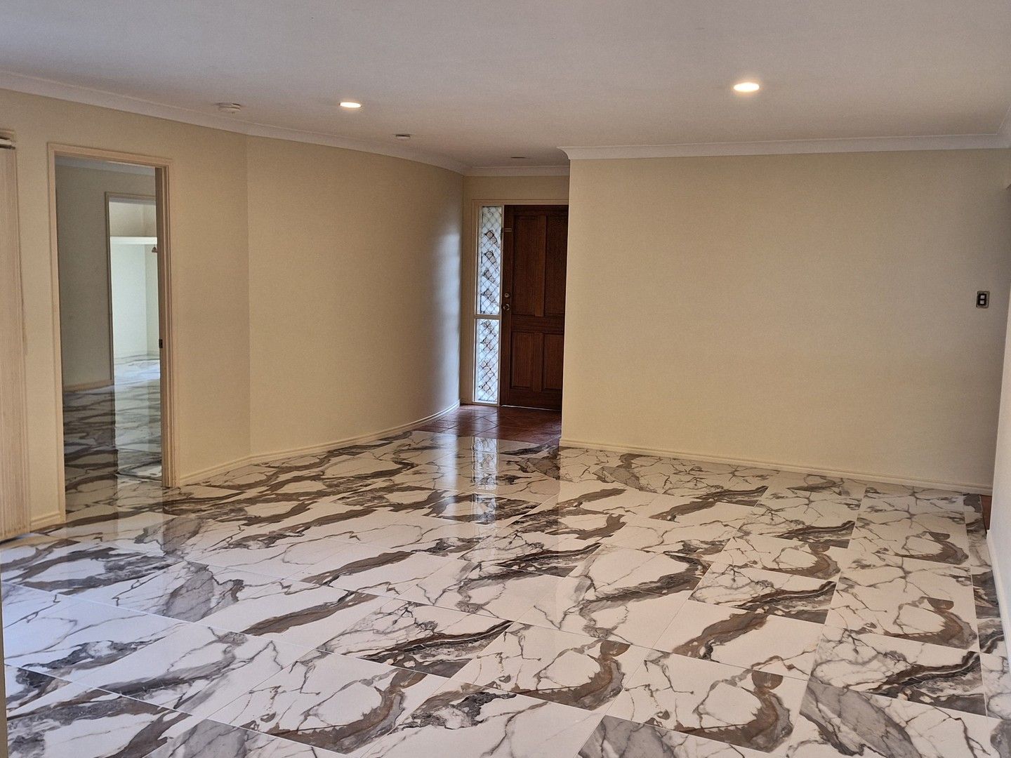 5 bedrooms House in 11 Nightjar Drive UPPER COOMERA QLD, 4209