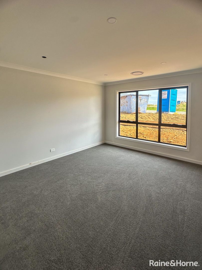 19 Wyoming Avenue, Gobbagombalin NSW 2650 House For Rent Domain