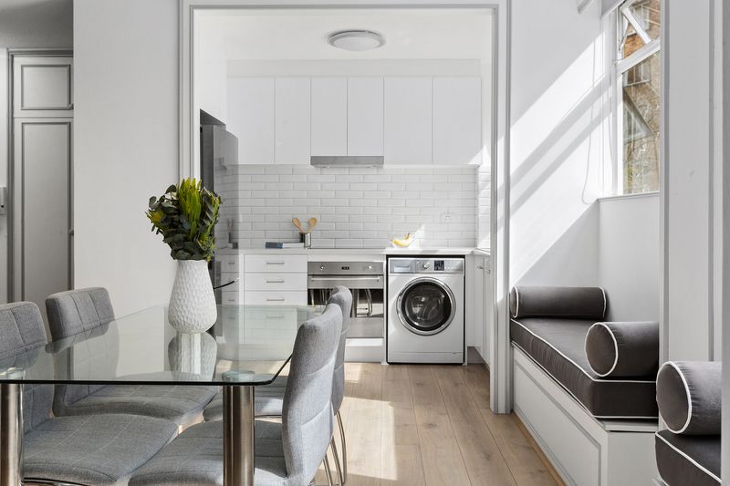 1 bedrooms Apartment / Unit / Flat in 7/10 Barncleuth Square ELIZABETH BAY NSW, 2011