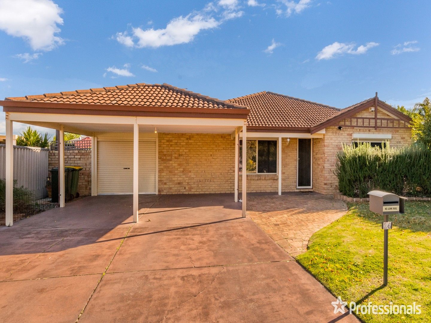 14 Marble Place, Forrestfield WA 6058, Image 0